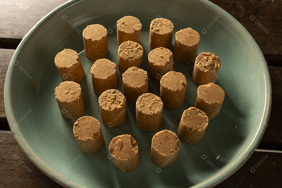 Travessa verde com paçoquinhas deliciosas