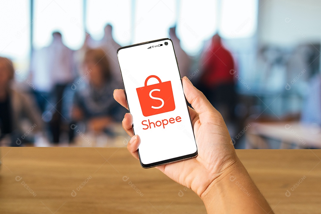 Shopee aplicativo de compras na tela de celular