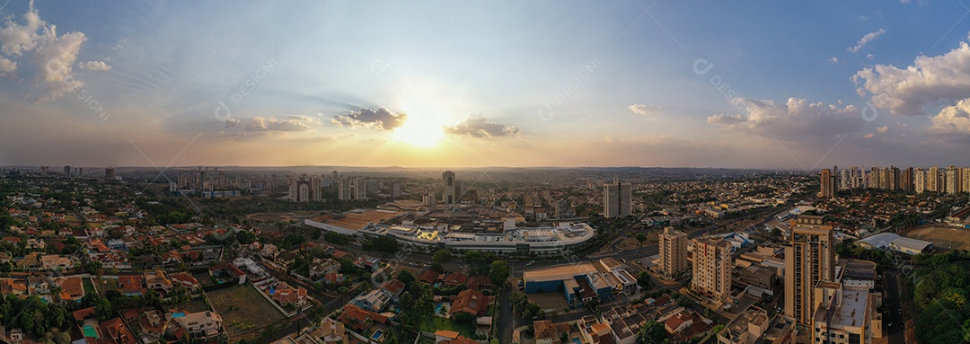 Vista panorâmica mostrando o Ribeirão Shopping e parte da zona sul