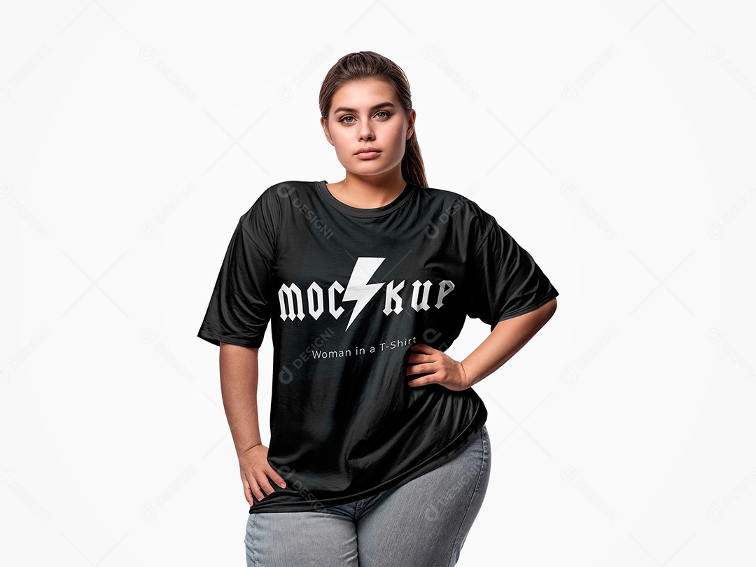 Mulher com Camiseta Mockup PSD Editável
