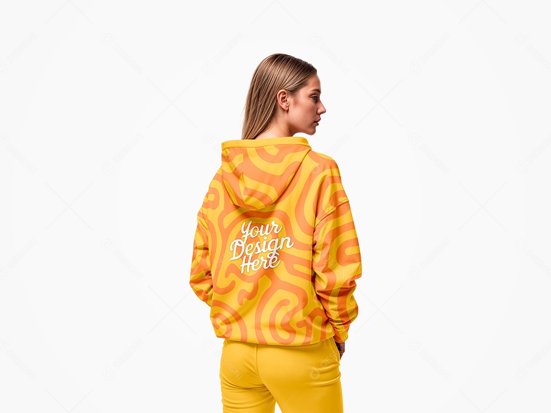 Mulher com Moletom Mockup PSD Editável