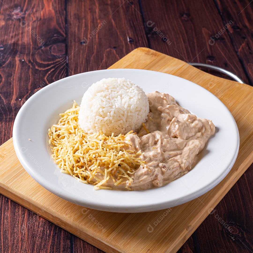 Strogonoff de frango cremoso