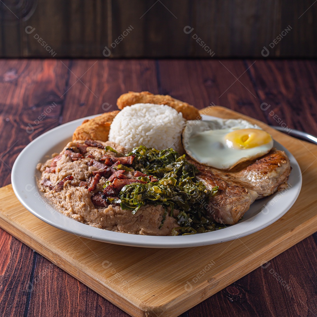 Virado a paulista com duas carnes