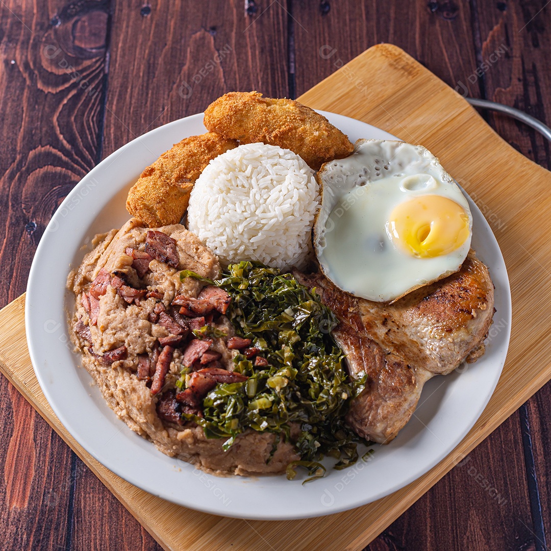 Virado a paulista com duas carnes