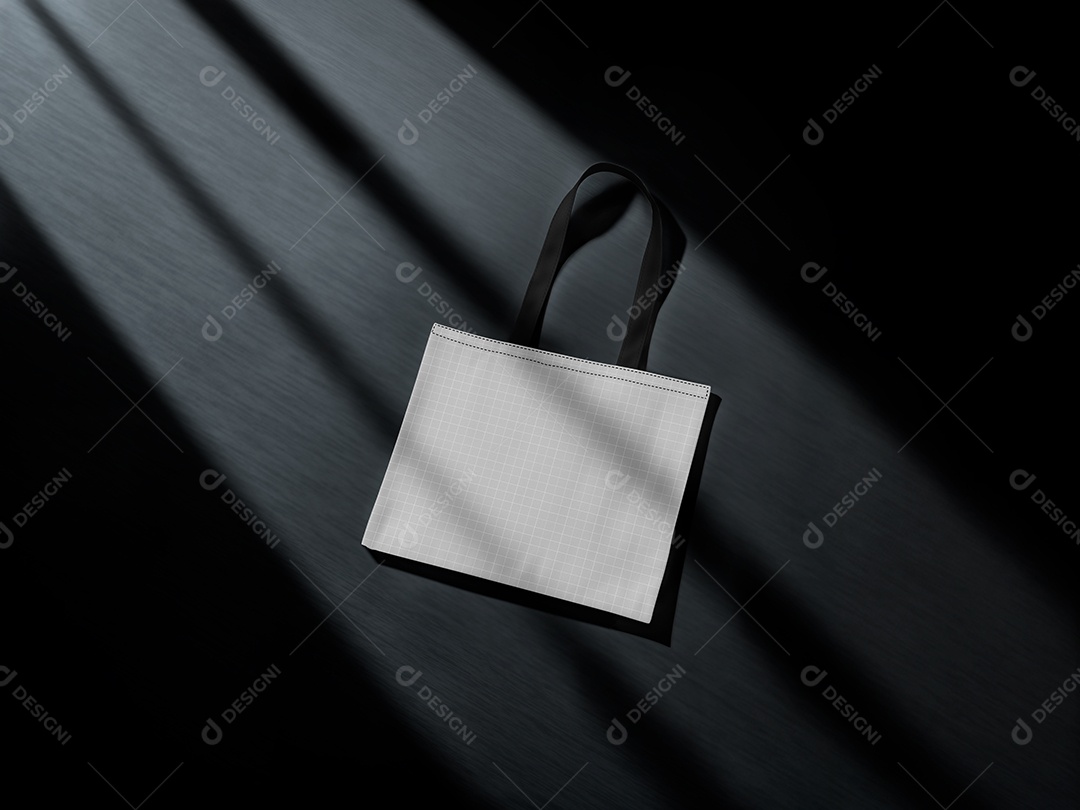 Maquete de Bolsa em Superfície Escura Mockup PSD Editável