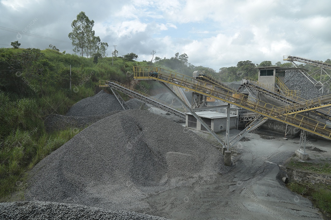 Fabríca de minério de ferro sobre ar livre