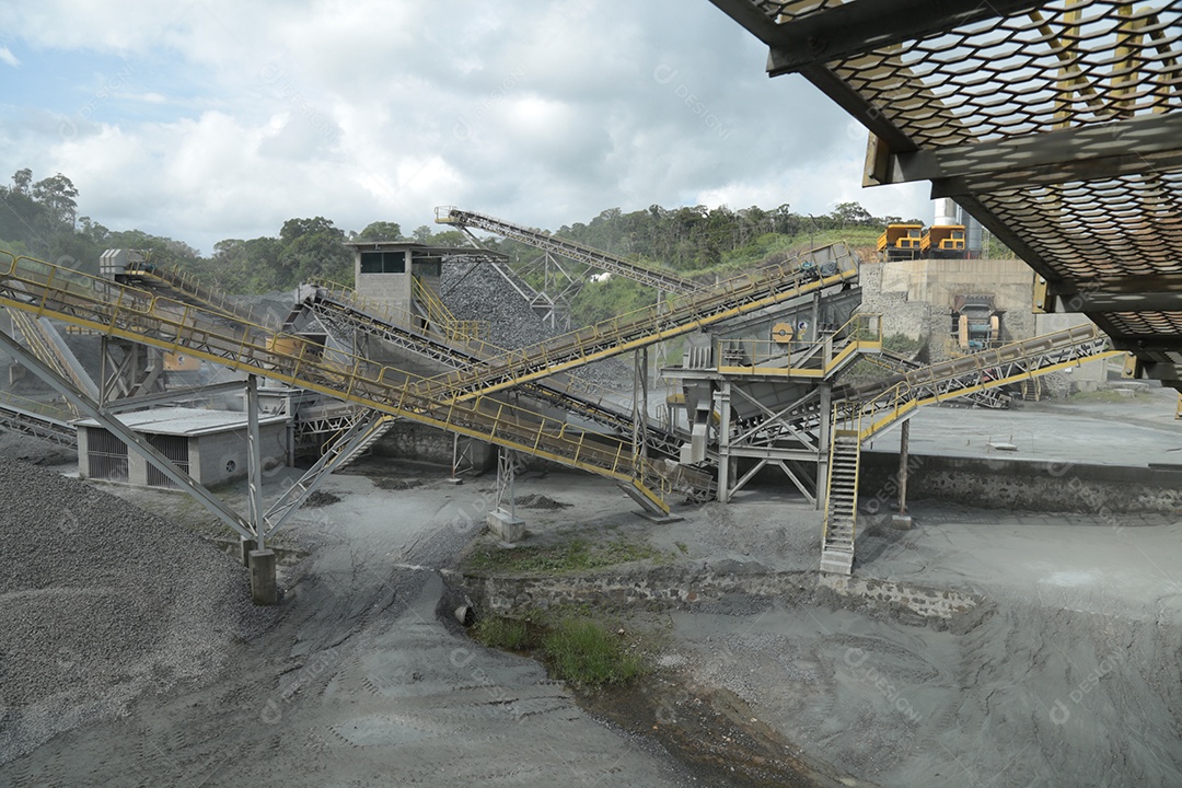 Fabríca de minério de ferro sobre ar livre