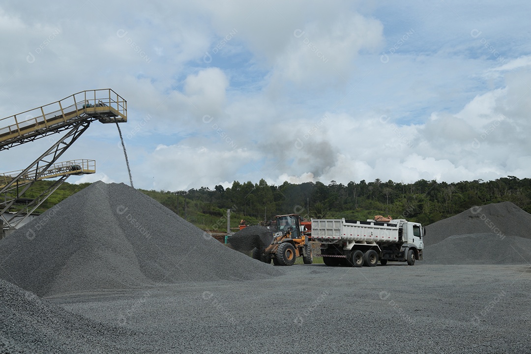 Fabríca de minério de ferro sobre ar livre