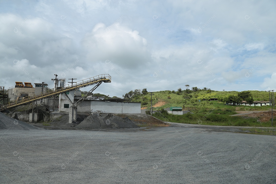 Fabríca de minério de ferro sobre ar livre