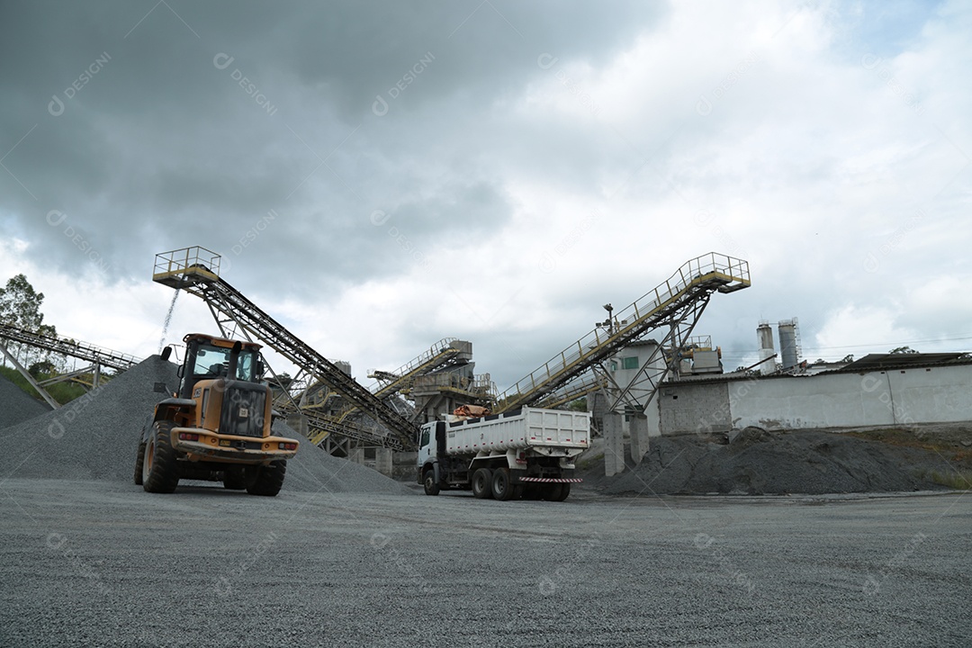 Mineradora com transporte para o trabalho