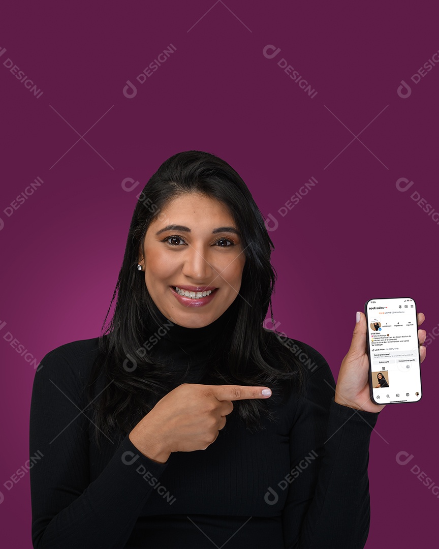 Uma linda mulher com celular nas mãos