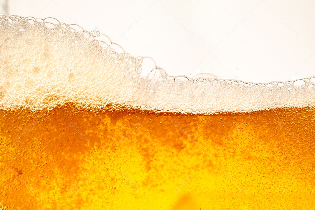 Close up brilhante laranja óleo ou textura de respingos de cerveja e ondas da natureza belas ondas curvas e pequenas bolhas suaves para design gráfico e fundo