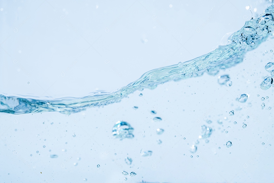 Closeup Textura de superfície de água azul transparente e clara com ondulações