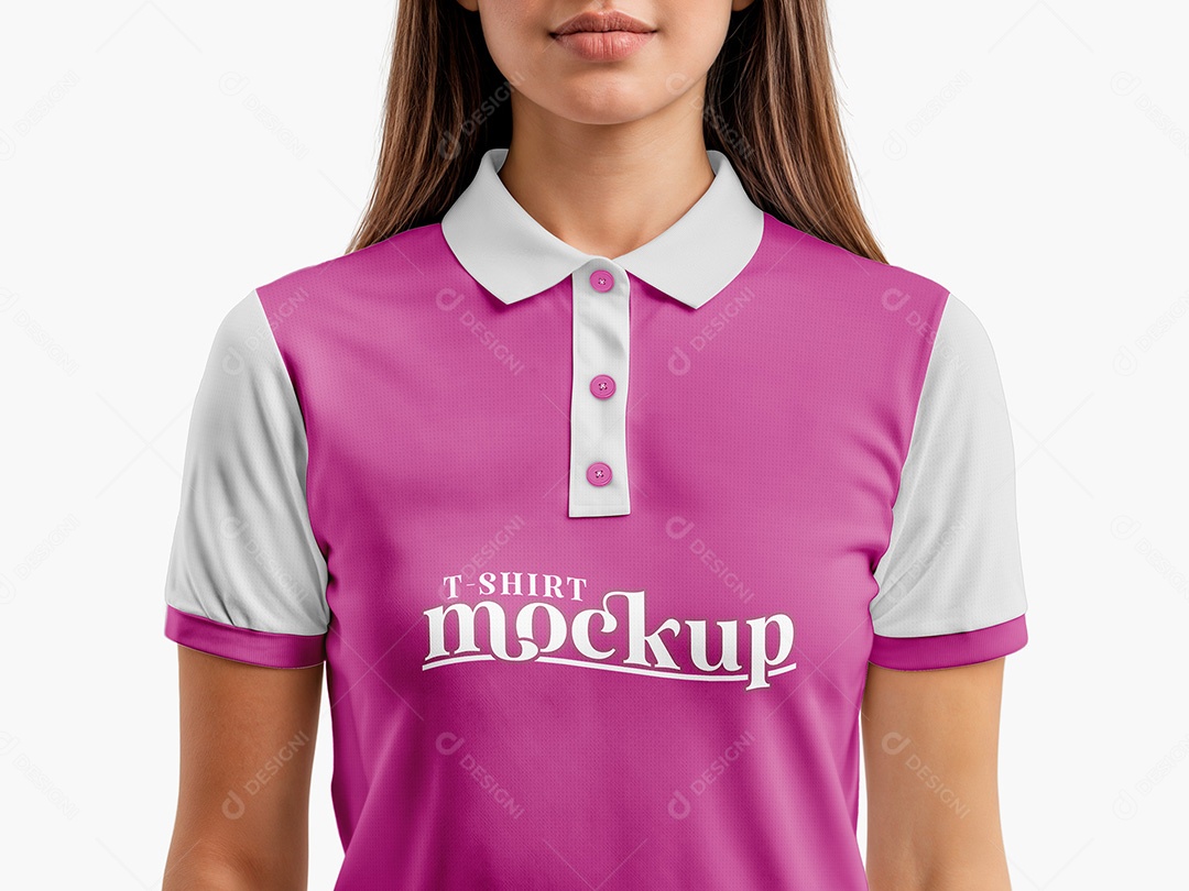 Mulher com Camiseta Polo Mockup PSD Editável