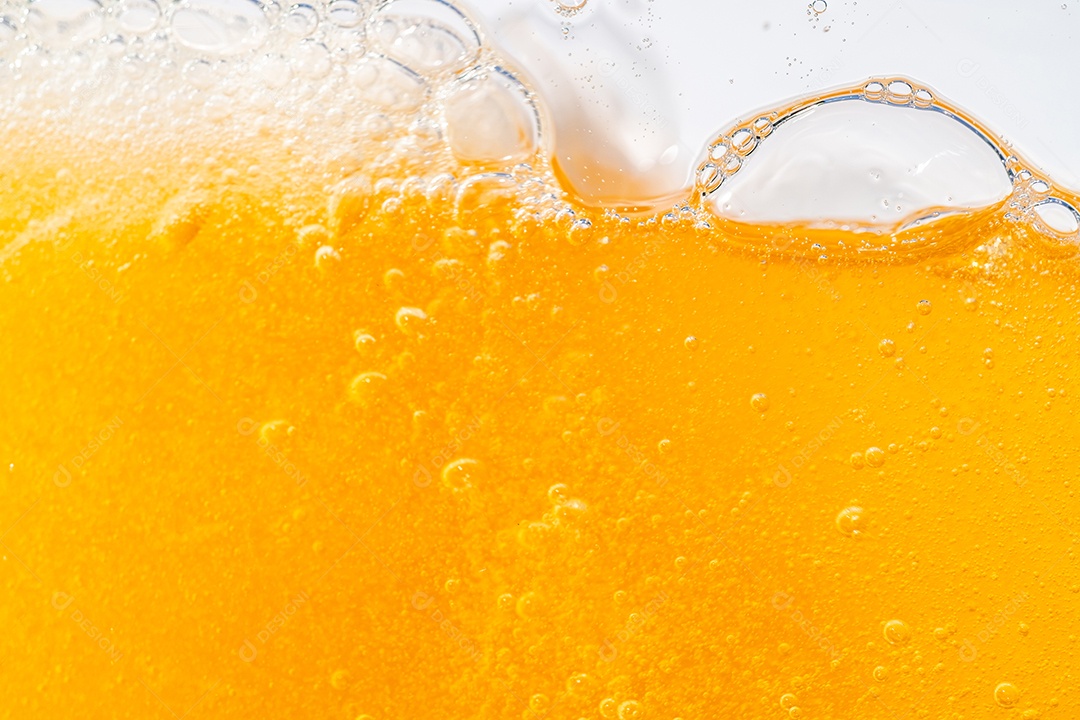 Close up brilhante laranja óleo ou textura de respingos de cerveja e ondas da natureza belas ondas curvas e pequenas bolhas suaves para design gráfico e fundo