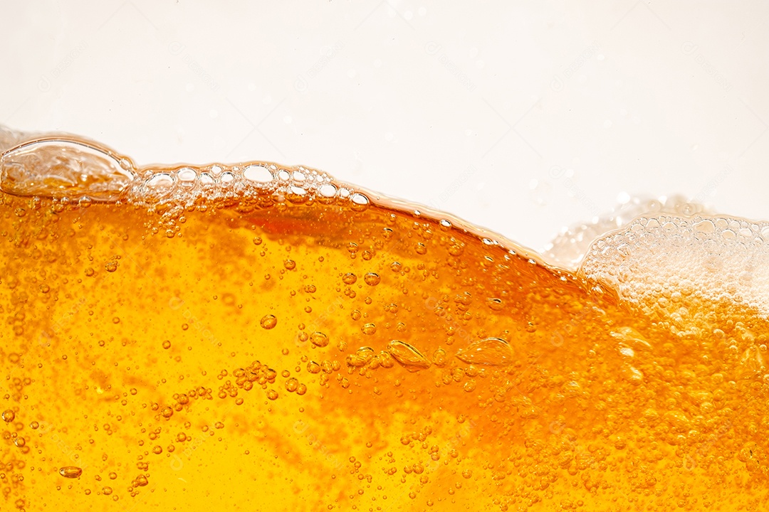 Close up brilhante laranja óleo ou textura de respingos de cerveja e ondas da natureza belas ondas curvas e pequenas bolhas suaves para design gráfico e fundo