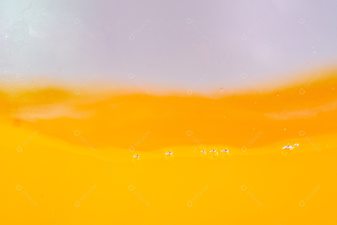 Close up brilhante laranja óleo ou textura de respingos de cerveja e ondas da natureza belas ondas curvas e pequenas bolhas suaves para design gráfico e fundo