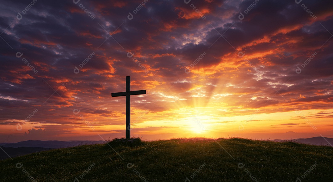 Monte com cruz e um nascer do sol lindo ressurreição de Cristo