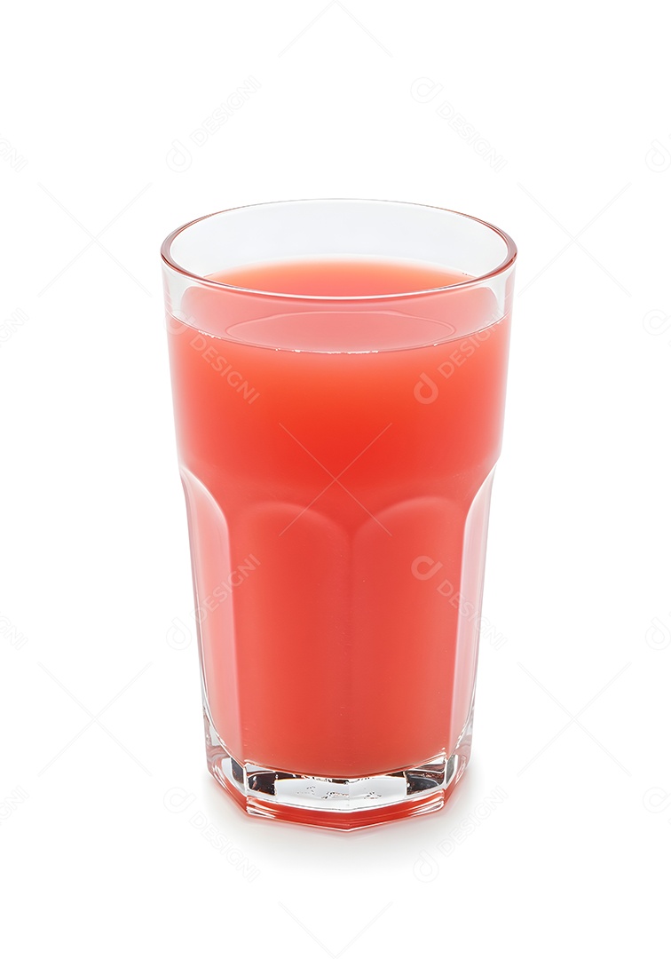 Copo de suco em um fundo isolado branco