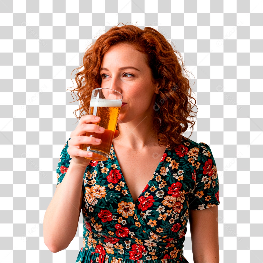 Mulher com Copo de Cerveja PNG Transparente