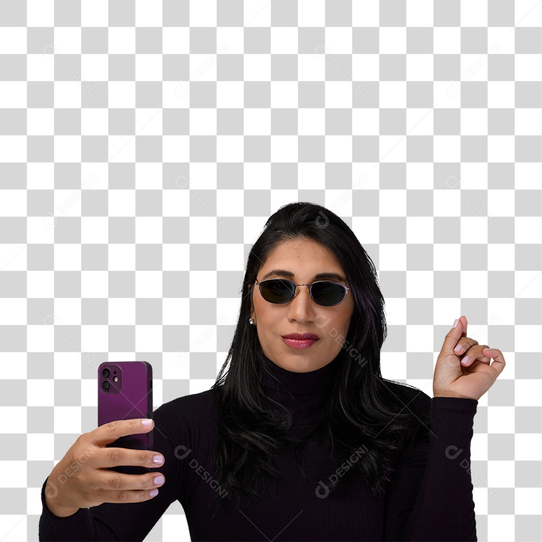 Mulher Morena Segurando Celular PNG Transparente