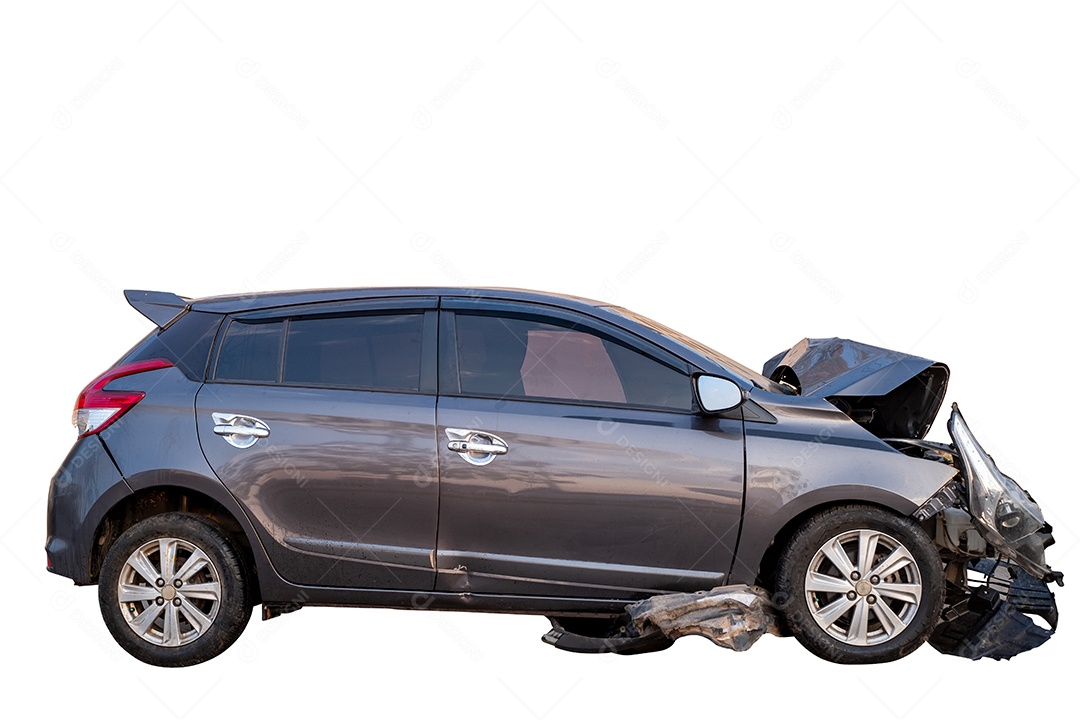 Acidente de carro vista lateral do corpo inteiro do carro preto danificado por acidente na estrada