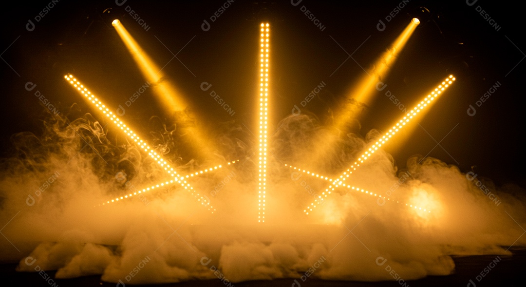 Pessoas aglomerada em evento