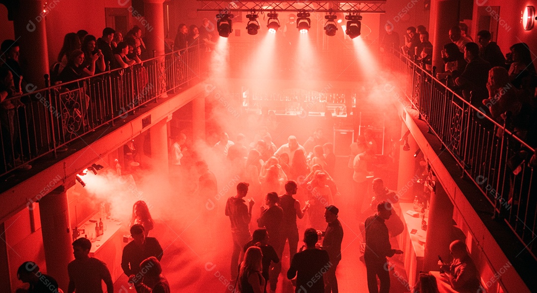 Pessoas aglomerada em evento