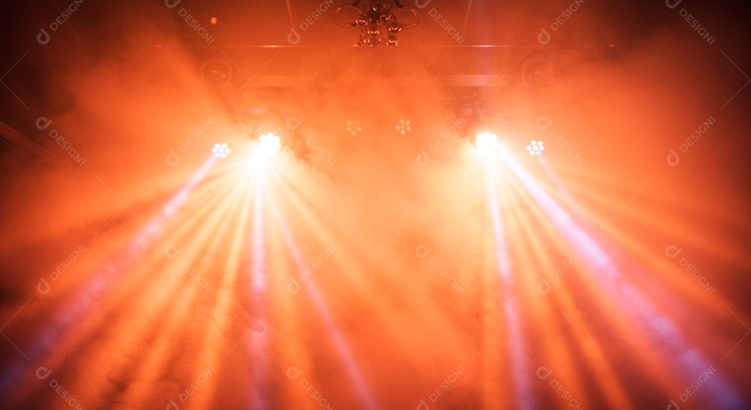 Cenário de Palco iluminado com luzes