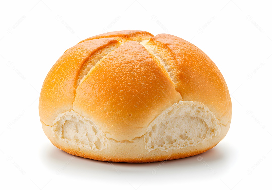 Belo pão doce sobre fundo branco isolado