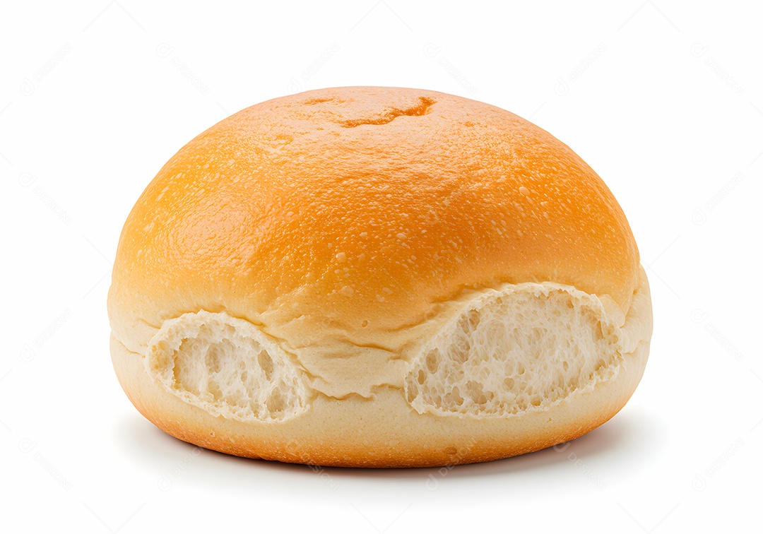 Belo pão doce sobre fundo branco isolado