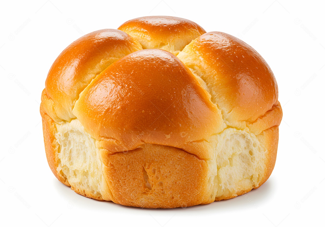 Belo pão doce sobre fundo branco isolado