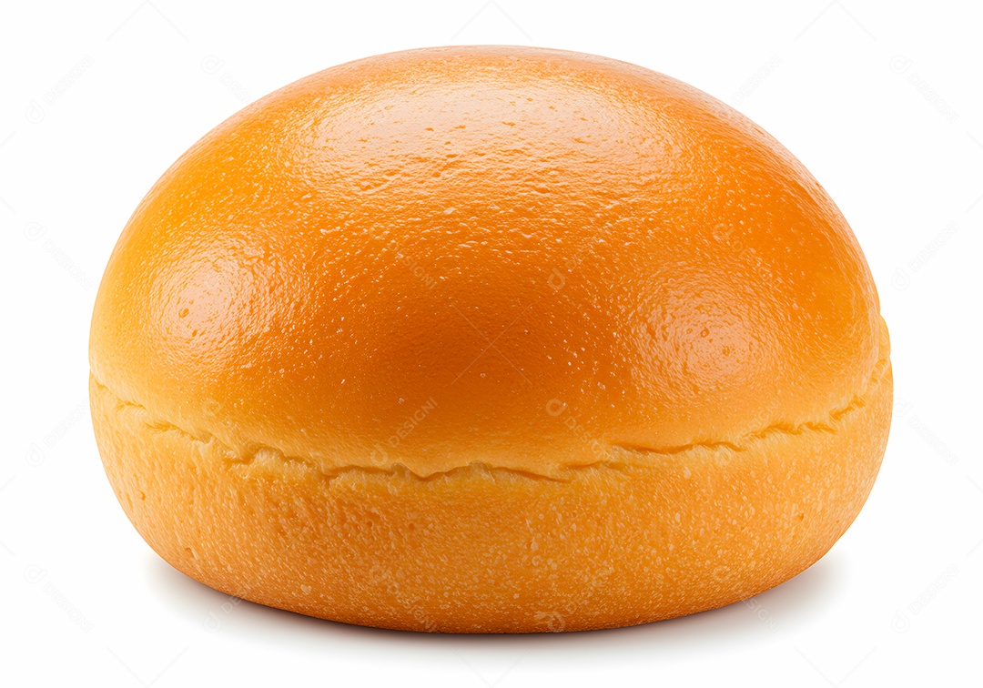 Belo pão doce sobre fundo branco isolado