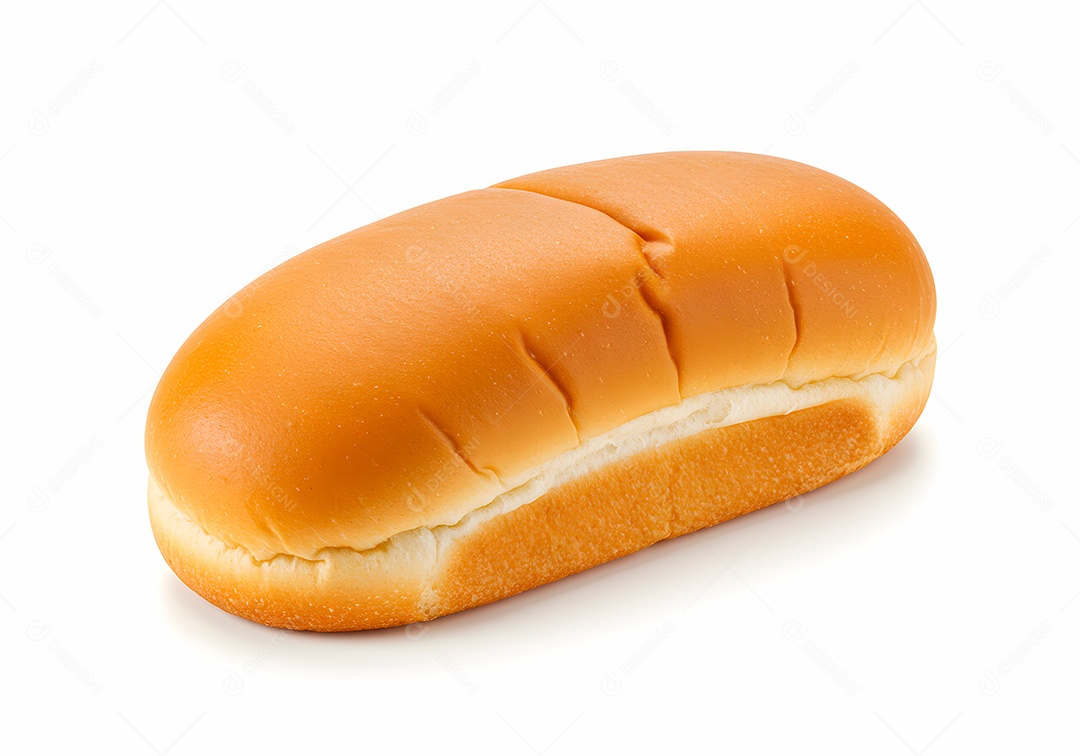 Belo pão doce sobre fundo branco isolado