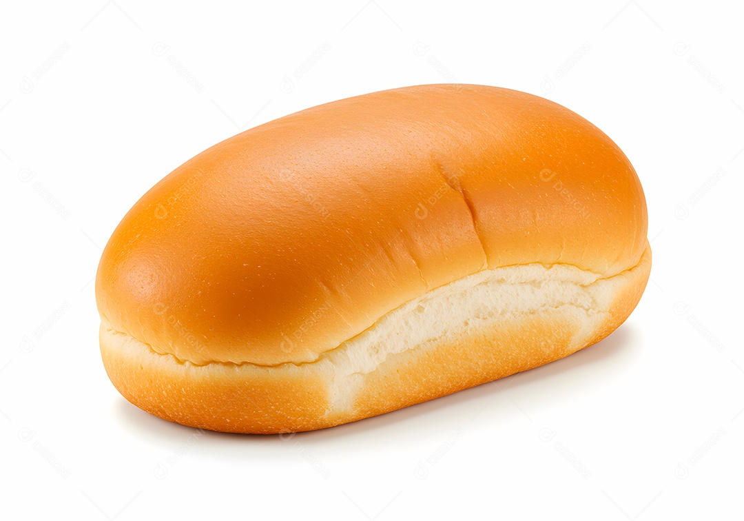 Belo pão doce sobre fundo branco isolado