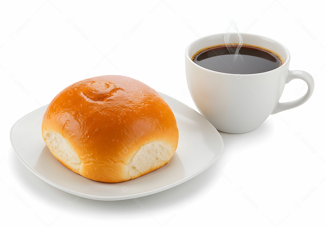 Belo pão doce em um prato acompanhado de uma xícara de café sobre fundo branco isolado
