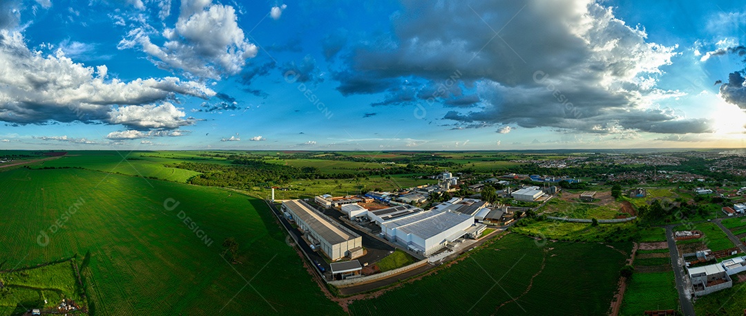 Vista panorâmica aérea do bairro industrial em Bariri