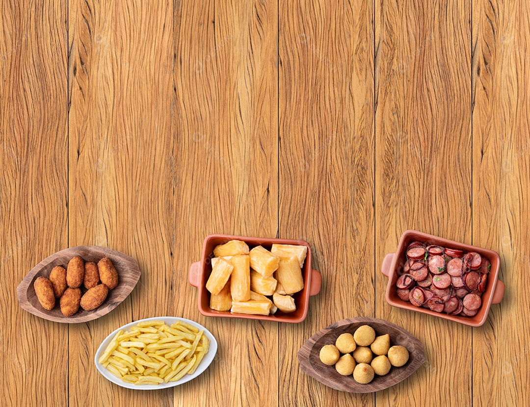 A imagem apresenta uma variedade de petiscos