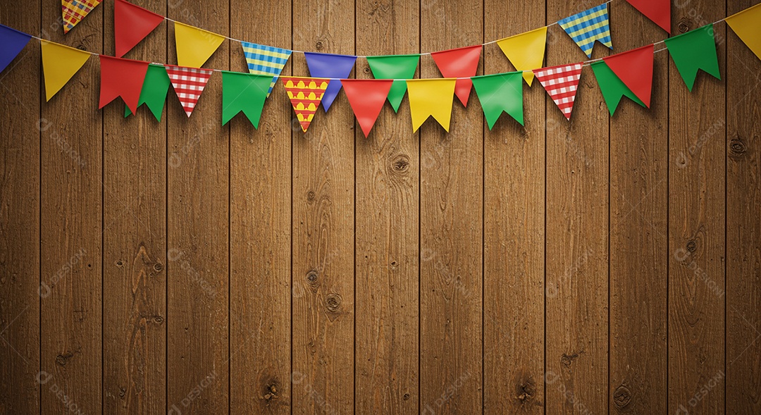 Guirlanda festiva de bandeirinhas coloridas penduradas em um fundo rústico de madeira