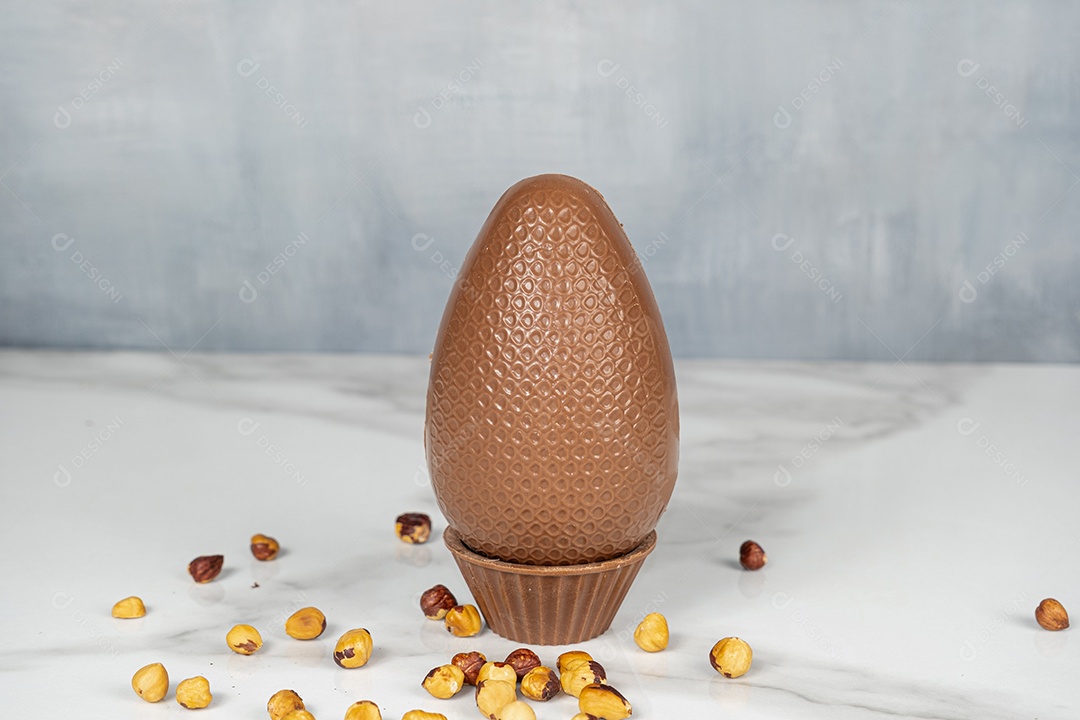 Ovo de Páscoa com creme de avelã