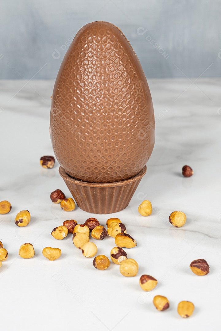 Ovo de Páscoa com creme de avelã