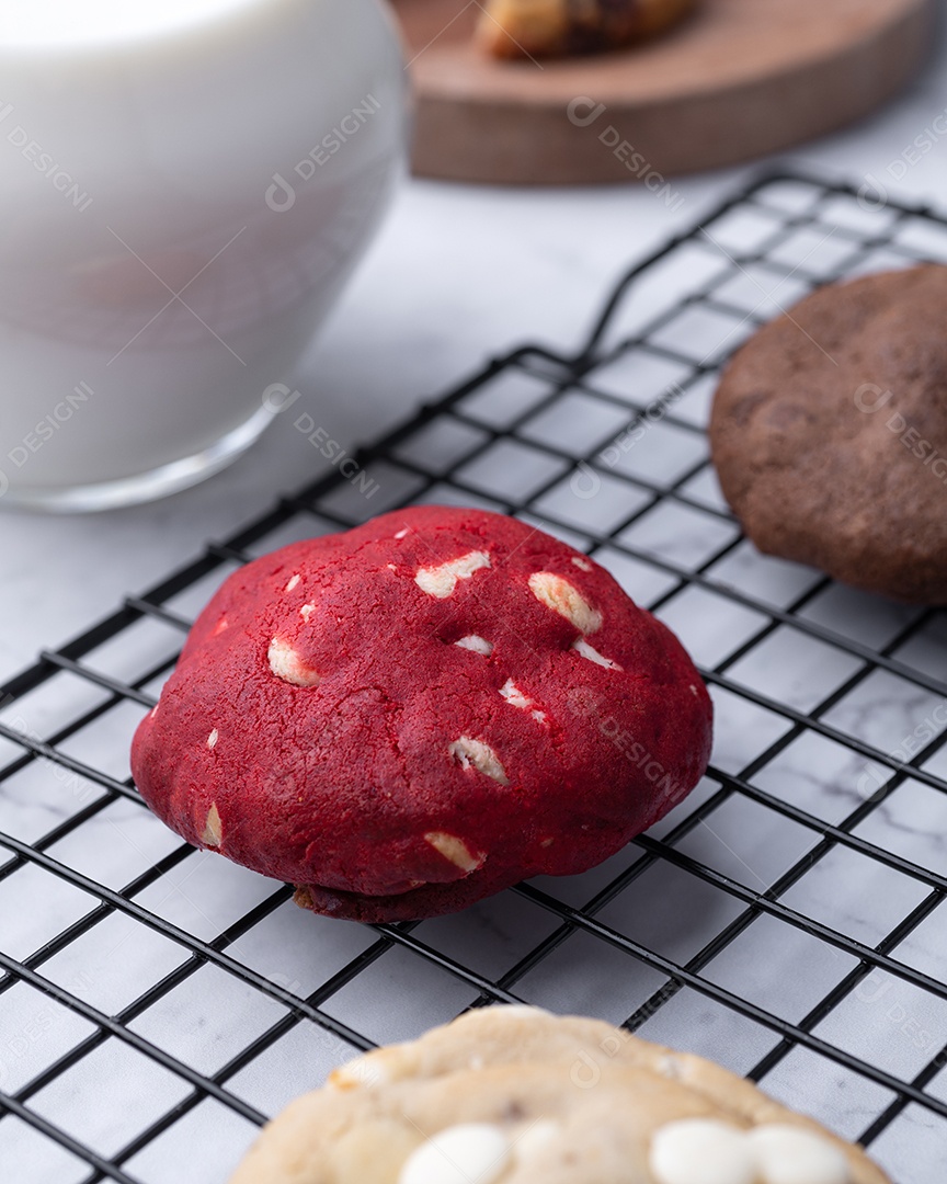 A imagem mostra um cookie, que é um tipo de biscoito,