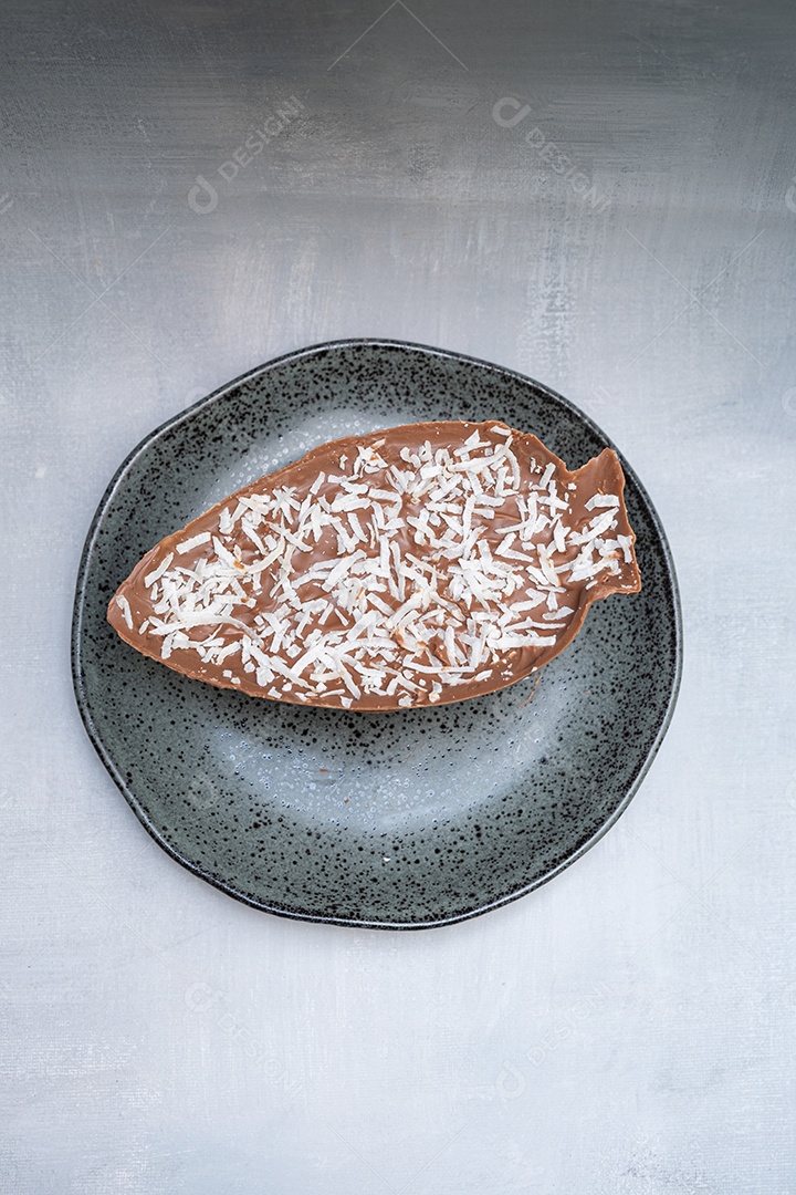 Ovos de páscoa com coco ralado