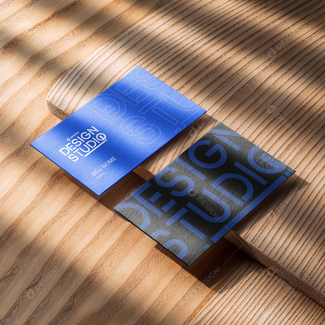 Modelo de Cartão De Visita na Madeira PSD Editável