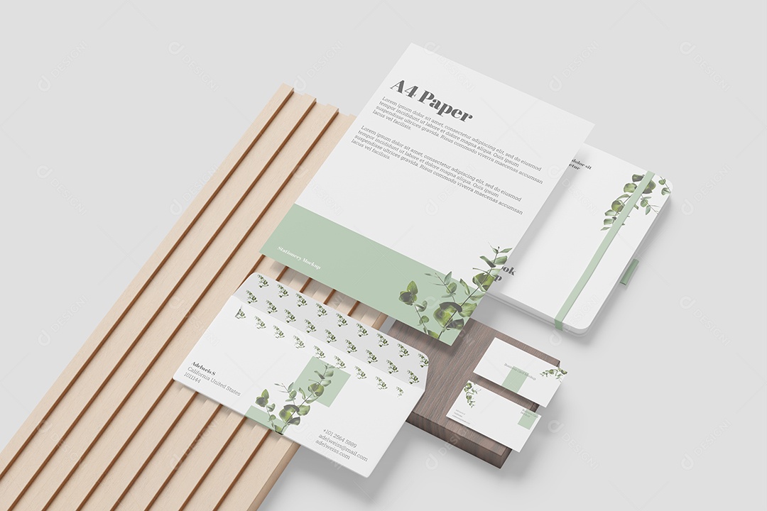 Mockup Folheto e Livro na Mesa Madeira PSD Editável