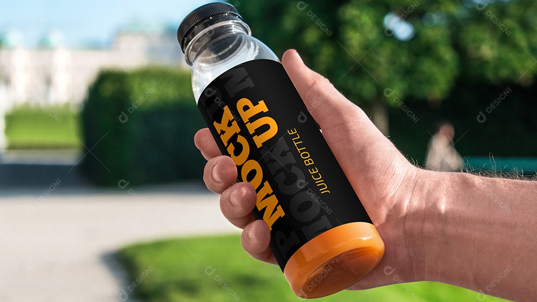 Mockup de Garrafinha de Plástico PSD Editável