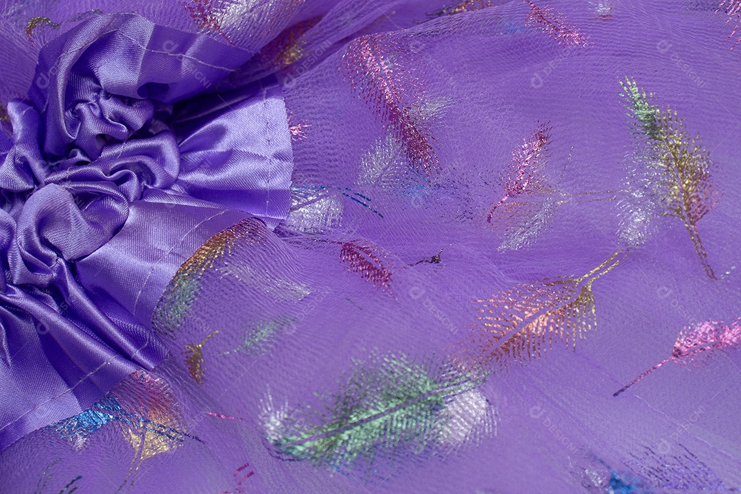 Páscoa com fundo roxo