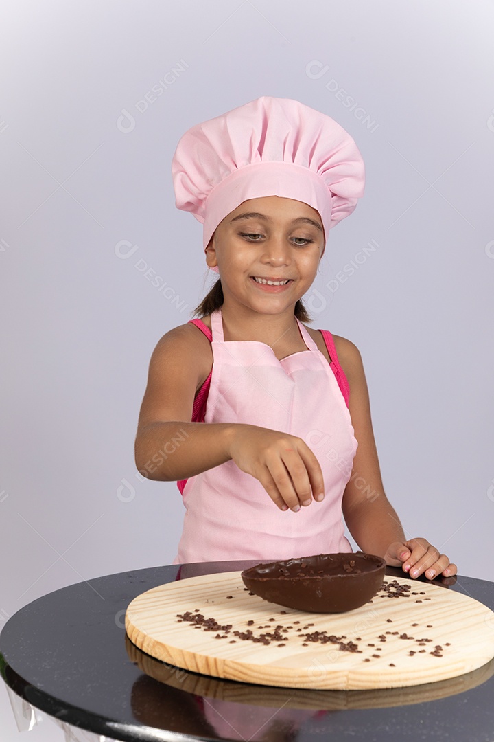 Linda criança garota celebrando páscoa