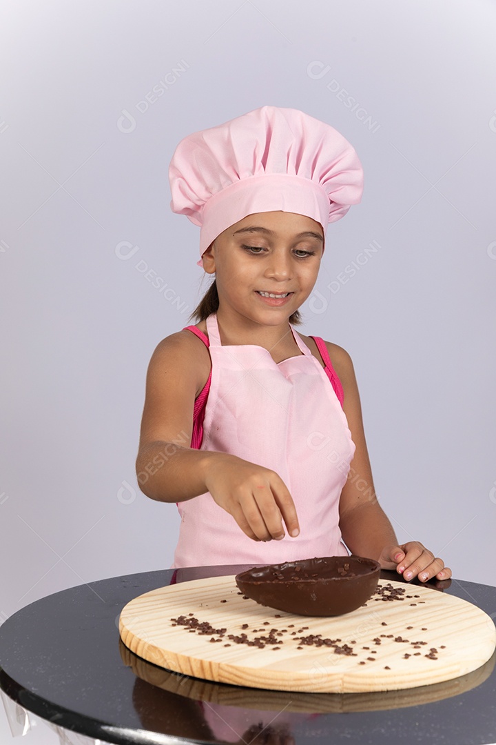 Linda criança garota celebrando páscoa