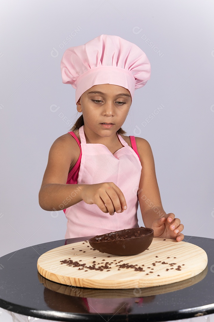 Linda criança garota celebrando páscoa